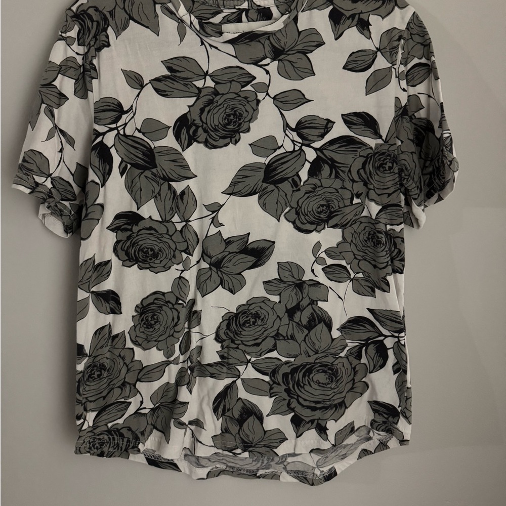 Abercrombie & Fitch Black and White Floral Short Sleeve Top